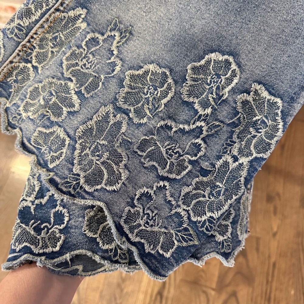 Venus Flare Jeans Women 36x32 Blue Embroidered Floral Scalloped Hem Boho Denim - Picture 6 of 11